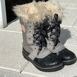 Sorel Tofino II Boots Youth Gray Silver Black Outdoor Snow Girls Boots Size 1